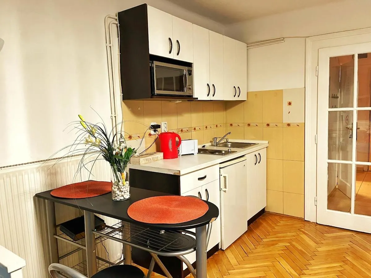N1 Apartment In Heart Of Pest Budapest 0*,