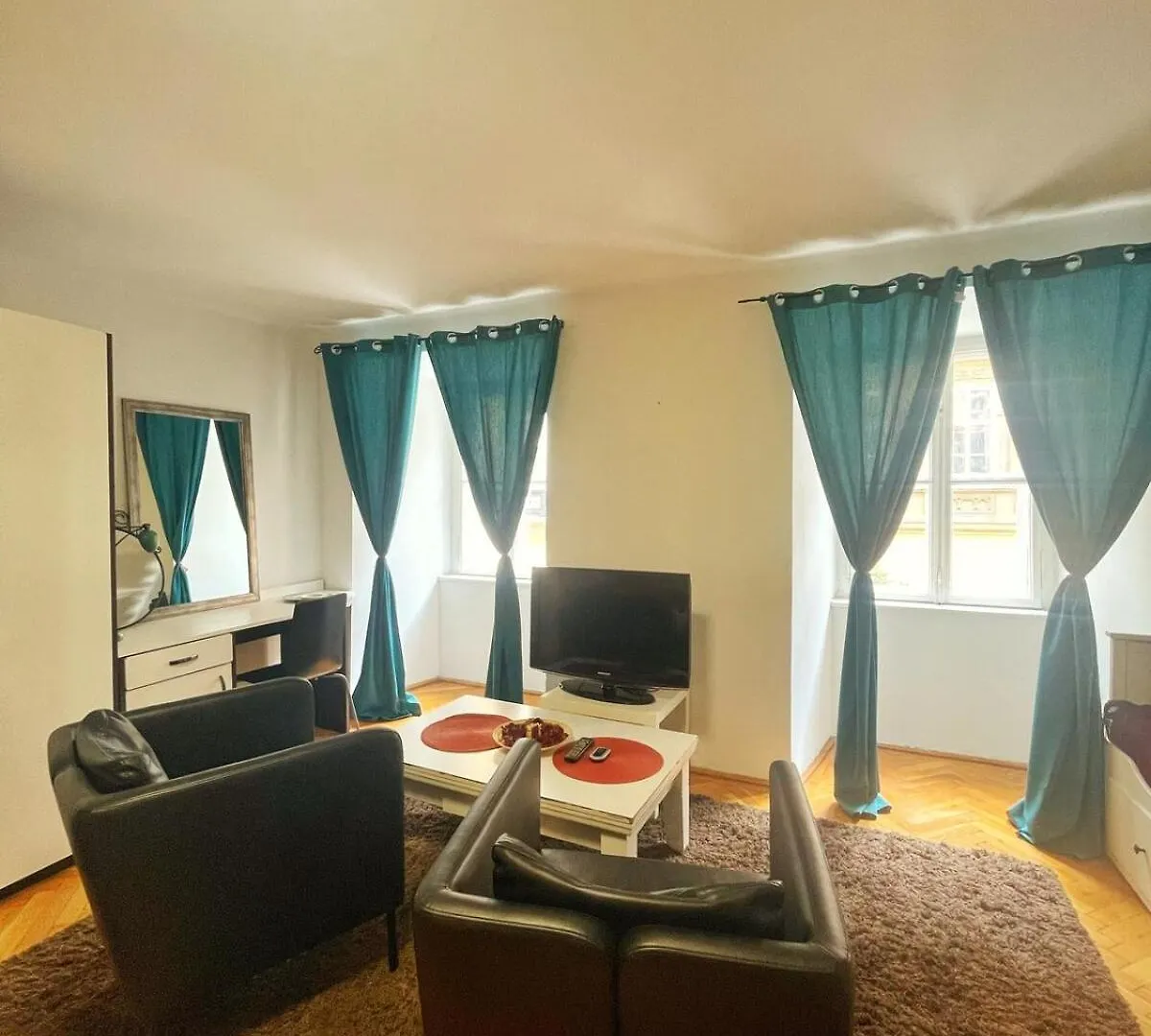 N1 Apartment In Heart Of Pest Budapest