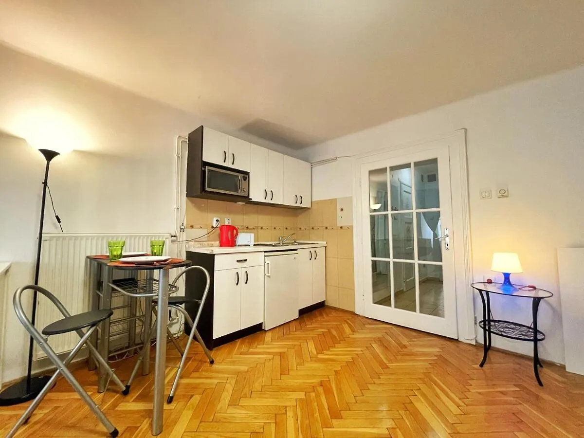 N1 Apartment In Heart Of Pest Budapest