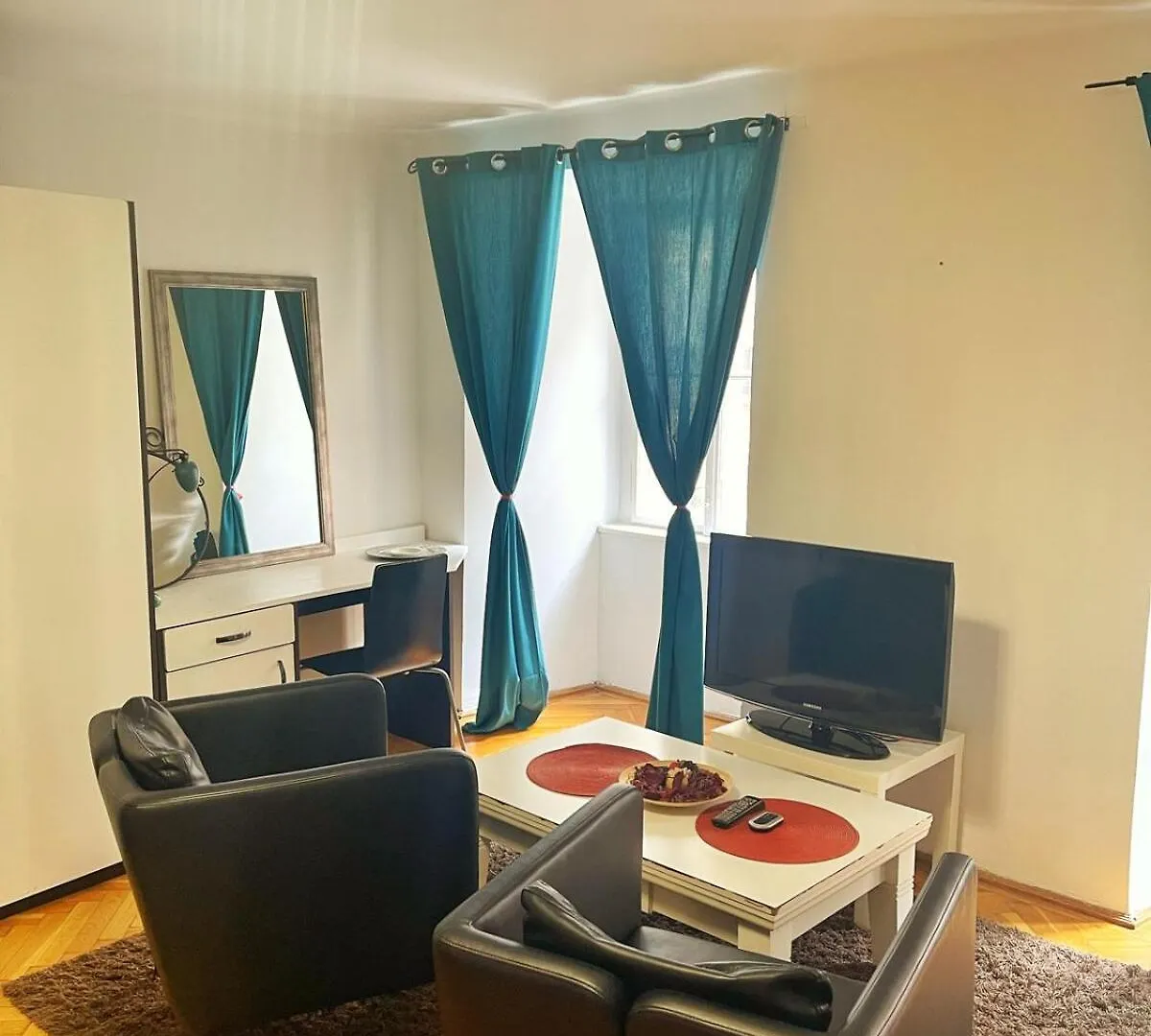 N1 Apartment In Heart Of Pest Budapesta Ungaria
